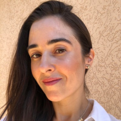 Izabela Lídia Soares Cardeal - Dermatologista