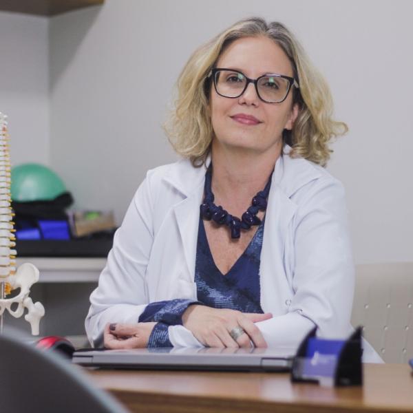 Adriana d'Amorim - Reumatologista