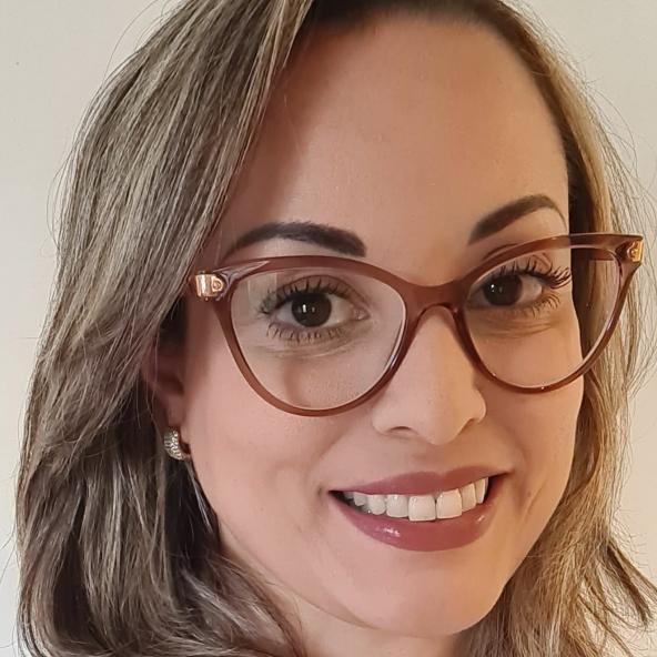 Ana Luiza Arruda - Cirurgião Pediátrico