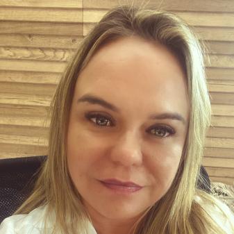 Karina Assuiti - Nutrólogo