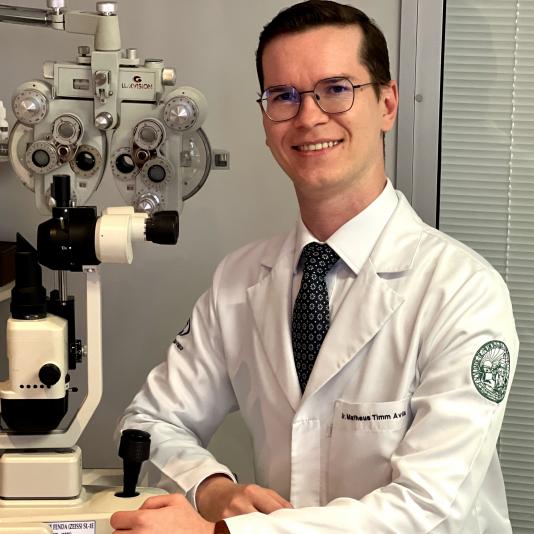 Matheus Timm Avila - Oftalmologista