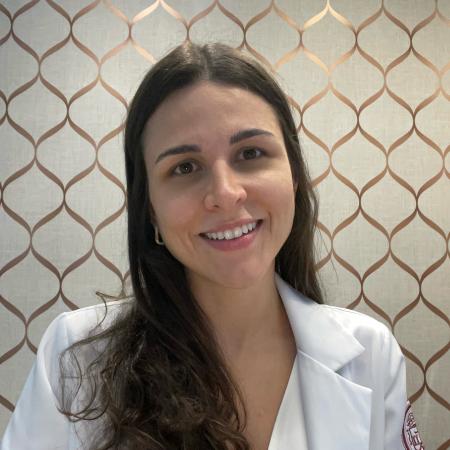 Renata Armani de Moura Menezes - Médico Geriatra